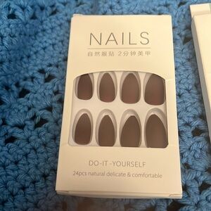 2 boxes of press on nails
